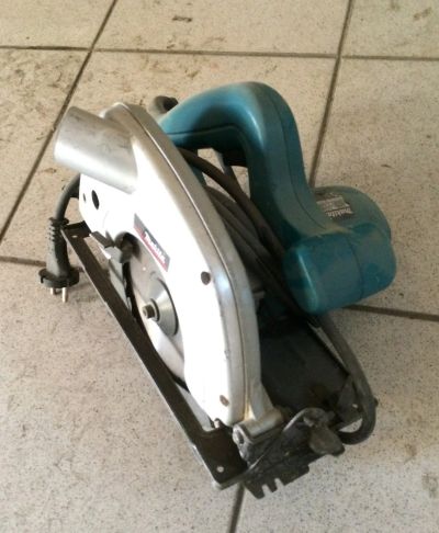 Лот: 12751554. Фото: 1. циркулярка makita 5604r неисправно. Электроинструмент