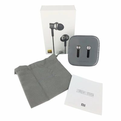 Лот: 8916489. Фото: 1. Новые наушники Xiaomi Mi In-Ear... Красноярск