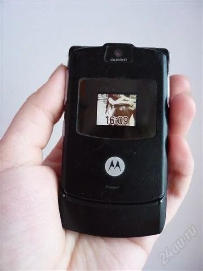 Лот: 814873. Фото: 1. Motorola V3 Black. Кнопочные мобильные телефоны