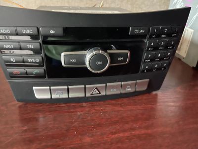 Лот: 25717908. Фото: 1. Магнитола Mercedes-Benz E-Class... Автомагнитолы