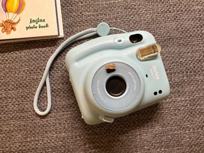 Лот: 20861917. Фото: 1. Fujifilm Instax mini 11 + 9 кадров... Плёночные компактные
