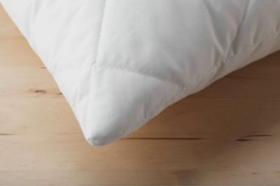 Лот: 19841990. Фото: 1. IKEA Подушка Vildlin 50х70 новые... Одеяла, подушки