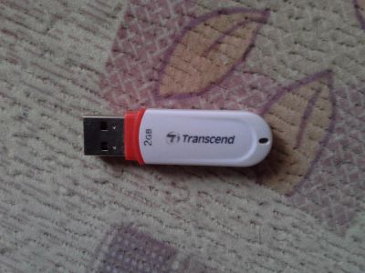 Лот: 6246901. Фото: 1. Флешка на 2гб. USB-флеш карты