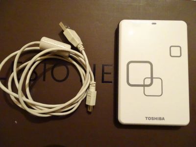 Лот: 4820268. Фото: 1. внешний диск USB 640Gb. Внешние жесткие диски