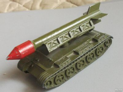 Лот: 16844516. Фото: 1. Игрушка ракетная установка мобильная... Игрушки