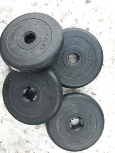 Лот: 10879048. Фото: 1. Блины Atlet по 2,5 кг d26 Цена... Штанги, блины