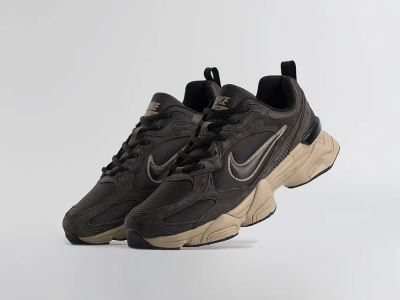 Лот: 25675179. Фото: 1. Кроссовки Nike. Кеды, кроссовки, слипоны