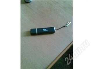 Лот: 98126. Фото: 1. Продам флешку 1 гиг. USB-флеш карты