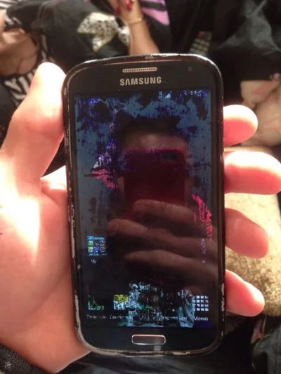 Лот: 6839388. Фото: 1. samsung galaxy s4 разбит дислей. Смартфоны