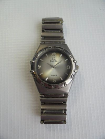 Лот: 11430159. Фото: 1. Часы наручные кварцевые Omega. Другие наручные часы