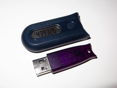 Лот: 15104041. Фото: 1. eToken PASS Одноразовые пароли... Оргтехника, ПО, серверы