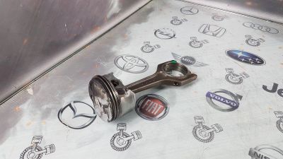 Лот: 23588320. Фото: 1. Шатун BMW 1-Series N45B16 11257562453... Двигатель и элементы двигателя