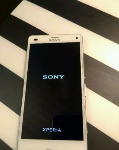 Лот: 7409660. Фото: 1. Sony Xperia Z3 Compact. Смартфоны