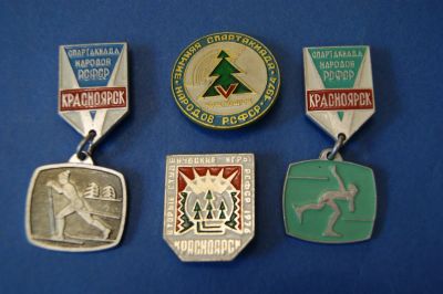 Лот: 5391492. Фото: 1. Значки " Красноярск - спорт... Сувенирные