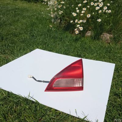 Лот: 18220831. Фото: 1. Стоп-вставка правая Nissan Wingroad. Оптика и освещение