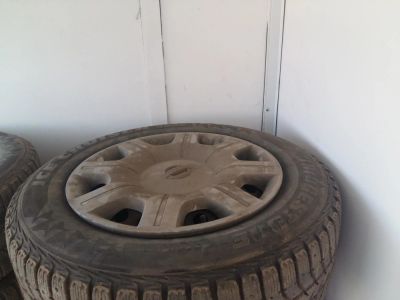 Лот: 8226087. Фото: 1. Шины Bridgestone зимние 205 65... Шины на дисках