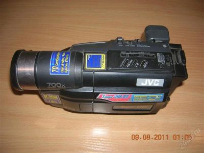 Лот: 1113621. Фото: 1. Видеокамера JVC compact VHS camcorder... Видеокамеры