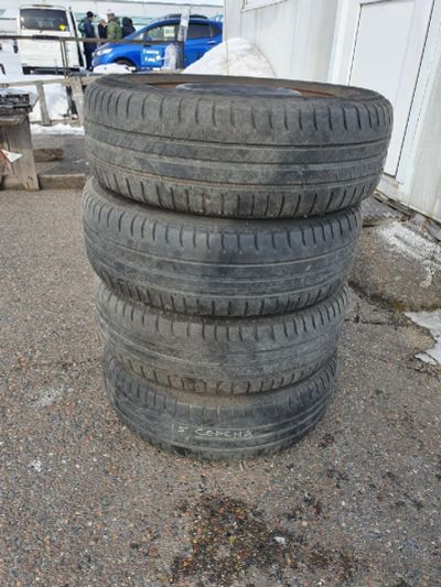 Лот: 17326889. Фото: 1. Колеса на дисках 195/65 r15. Шины