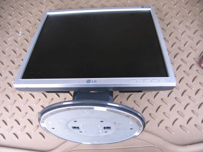 Лот: 6190392. Фото: 1. lg flatron 1751sq. ЖК-мониторы
