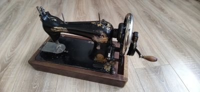 Лот: 20590067. Фото: 1. Швейная машина Зингер, 1899 г. Швейная, вязальная