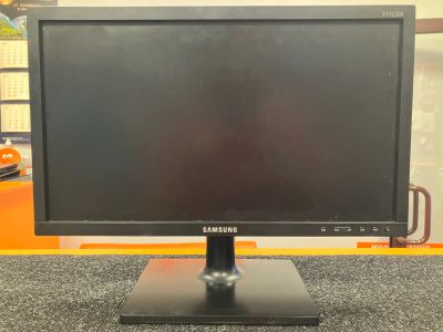 Лот: 18259748. Фото: 1. Б/У монитор Samsung S19C200N Диагональ... ЖК-мониторы