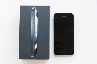 Лот: 8226470. Фото: 1. iPhone 5 16Gb. Смартфоны