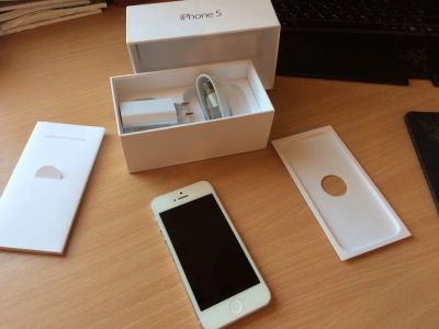 Лот: 8941660. Фото: 1. Iphone 5 16 GB белый. Смартфоны