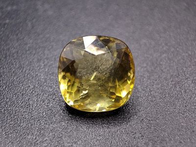 Лот: 21062547. Фото: 1. 2.86 ct. Гелиодор кушон. Бразилия... Драгоценные и поделочные камни