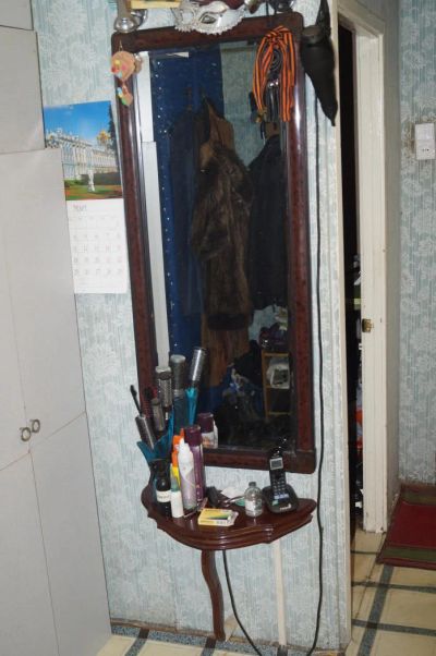 Лот: 5177161. Фото: 1. большое зеркало со столиком. Зеркала