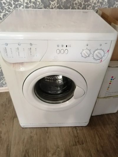 Лот: 16535066. Фото: 1. Стиральная машина Indesit. Стиральные машины
