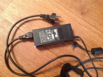 Лот: 3040201. Фото: 1. Зарядное на ноутбук 19volt. Корпуса, блоки питания