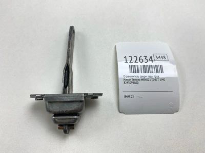 Лот: 25803382. Фото: 1. Ограничитель двери Nissan Terrano... Кузов