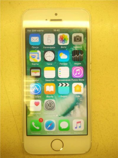Лот: 9183875. Фото: 1. iPhone 5s 16gb Silver. Смартфоны