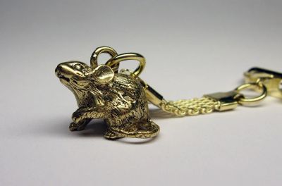 Лот: 4158150. Фото: 1. Брелок из бронзы, Мышь, сувенир. Брелоки для ключей