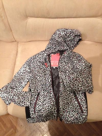 Лот: 8072752. Фото: 1. Ветровка Bershka, р44. Верхняя одежда