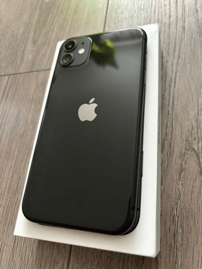 Лот: 21387811. Фото: 1. iPhone 11 64GB (95% акб). Смартфоны