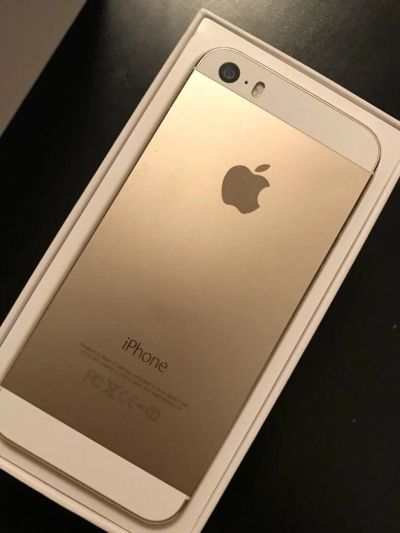 Лот: 10383948. Фото: 1. Iphone 5S Gold Отличное состояние... Смартфоны