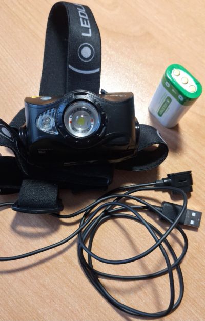 Лот: 25202991. Фото: 1. Фонарь налобный Ledlenser MH8... Фонарики