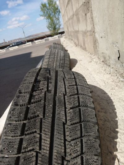Лот: 15922033. Фото: 1. Bridgestone 185/70/14 на дисках... Шины