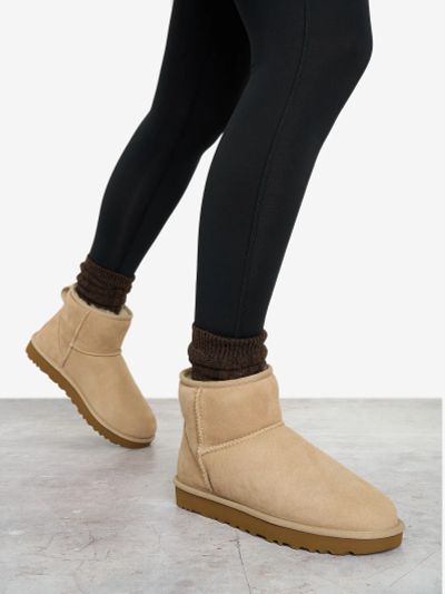 Лот: 25370373. Фото: 1. Угги женские UGG Classic Mini... Сапоги
