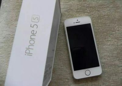 Лот: 6228877. Фото: 1. Iphone 5s 16gd gold. Смартфоны