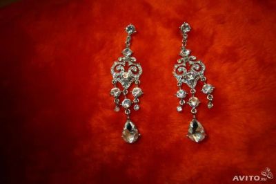 Лот: 4520899. Фото: 1. Cерьги с кристаллами Swarovski. Серьги, каффы