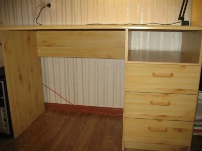 Лот: 3902050. Фото: 1. Стол письменный. Столики, стулья, парты