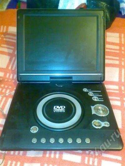 Лот: 729190. Фото: 1. Портативный DVD плеер. Срочно. Плееры