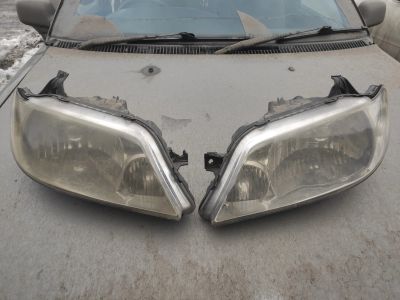 Лот: 21424941. Фото: 1. Фары Mazda Familia S-Wagon BJ5W. Оптика и освещение
