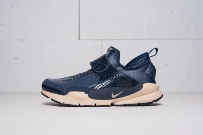 Лот: 11183867. Фото: 1. Кроссовки Nike Sock Dart MID x... Кеды, кроссовки, слипоны