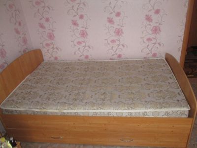 Лот: 6342074. Фото: 1. кровать полуторка с нижними ящиками. Кровати