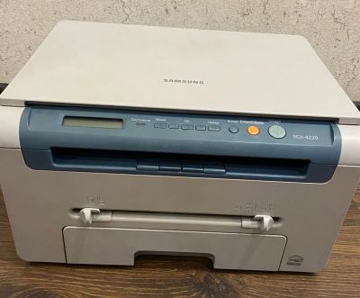 Лот: 20425921. Фото: 1. МФУ Samsung SCX-4220. МФУ и копировальные аппараты