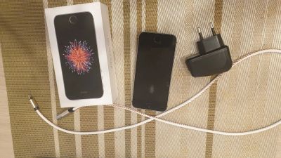 Лот: 16022670. Фото: 1. Продам Apple iPhone SE. Смартфоны