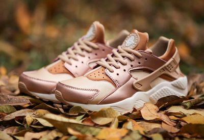 Лот: 10039840. Фото: 1. Кроссовки Nike Air Huarache. Кеды, кроссовки, слипоны